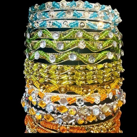 37x BULK LOT SILVER & GOLD TONE COLORFUL BANGLE BRACELETS Jewelry Red Green Blue - Picture 3 of 6